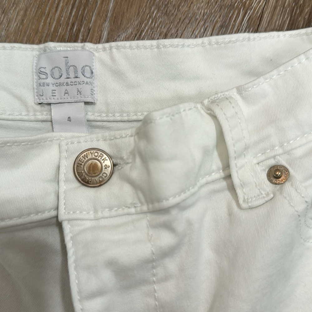 White Shorts Never Worn - Picture 3 of 3